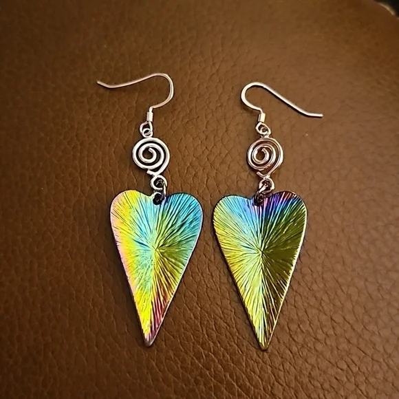 Handmade Elegant Holographic Heart-Shaped Spiral Earrings - Picture 2 of 5